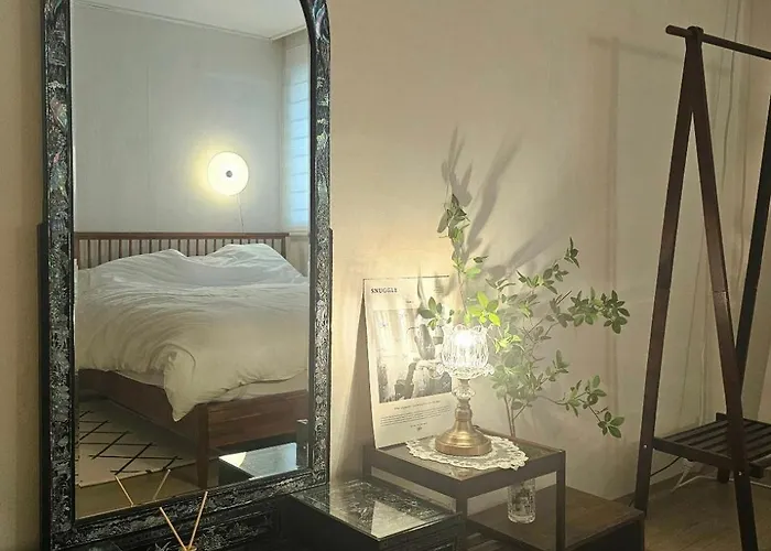 Serenity House, Seul