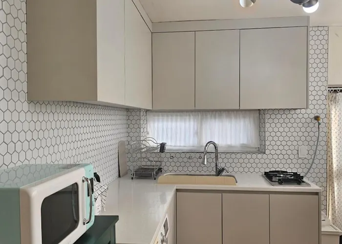 Serenity House, Seul