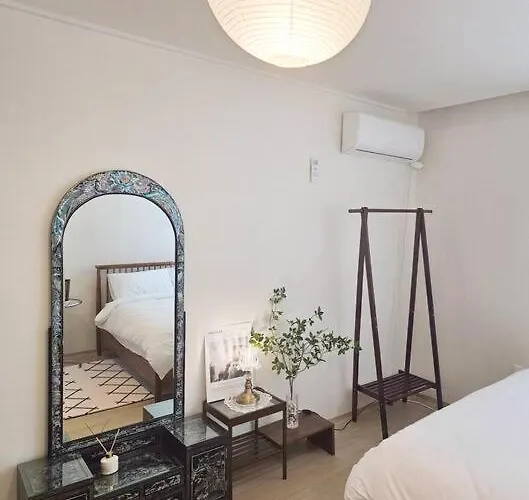 Serenity House, Daire *