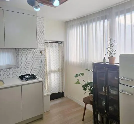Daire Serenity House, *