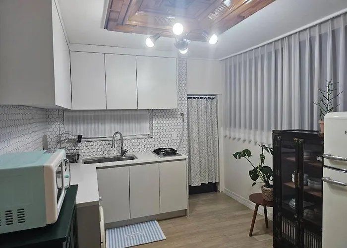 Serenity House, * Seul